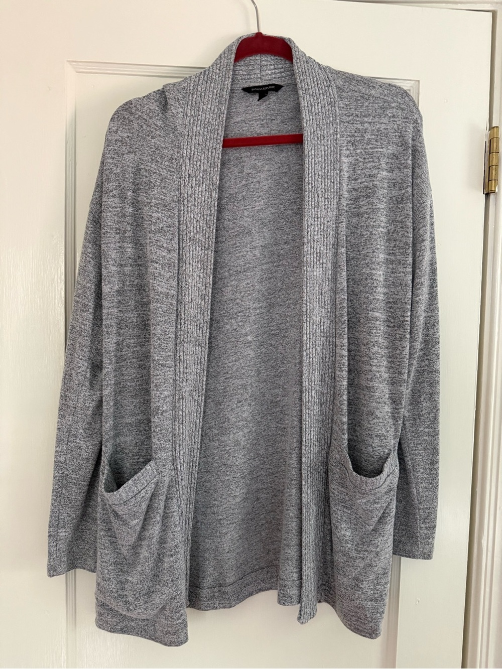 Cozy Open-Front Gray Cardigan with Pockets
